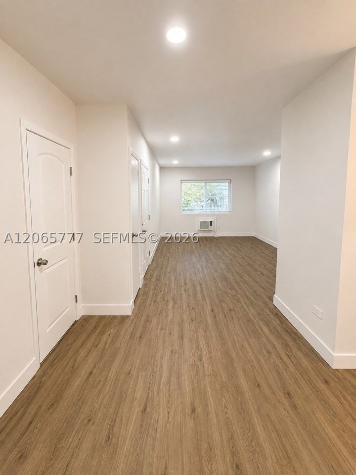1537 Jefferson Ave #5 - Photo 2 of 11