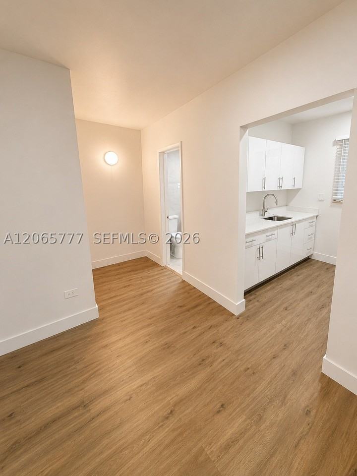 1537 Jefferson Ave #5 - Photo 3 of 11