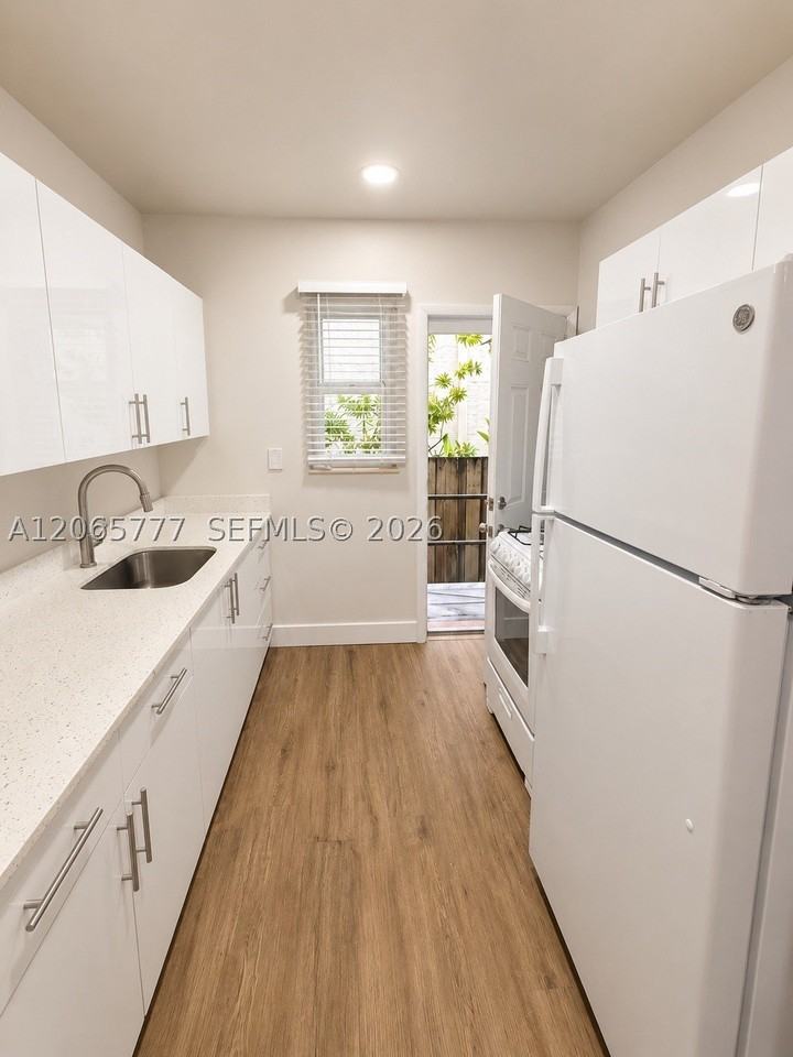 1537 Jefferson Ave #5 - Photo 4 of 11