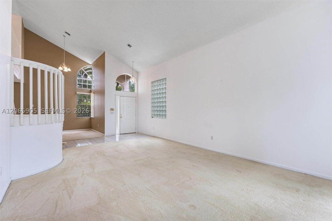 2138 Chagall Cir - Photo 4 of 27
