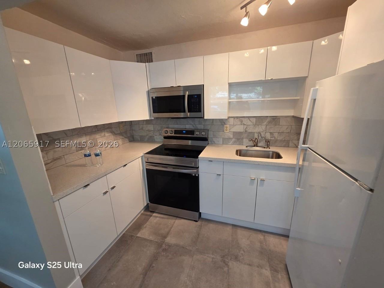 4732 Sw 33rd Ave #104 - Photo 2 of 14