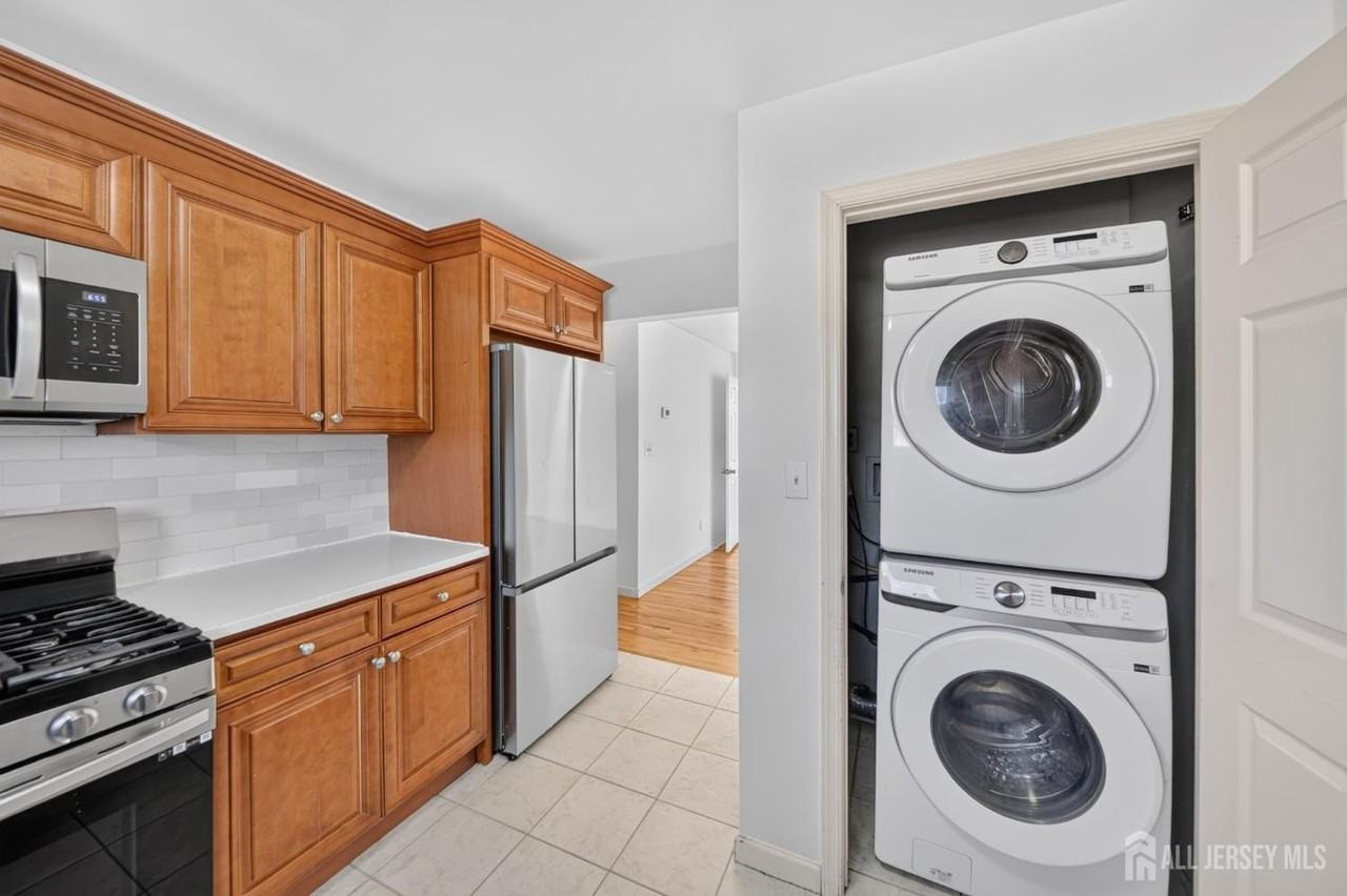 138 Pershing Ave #2 - Photo 5 of 11