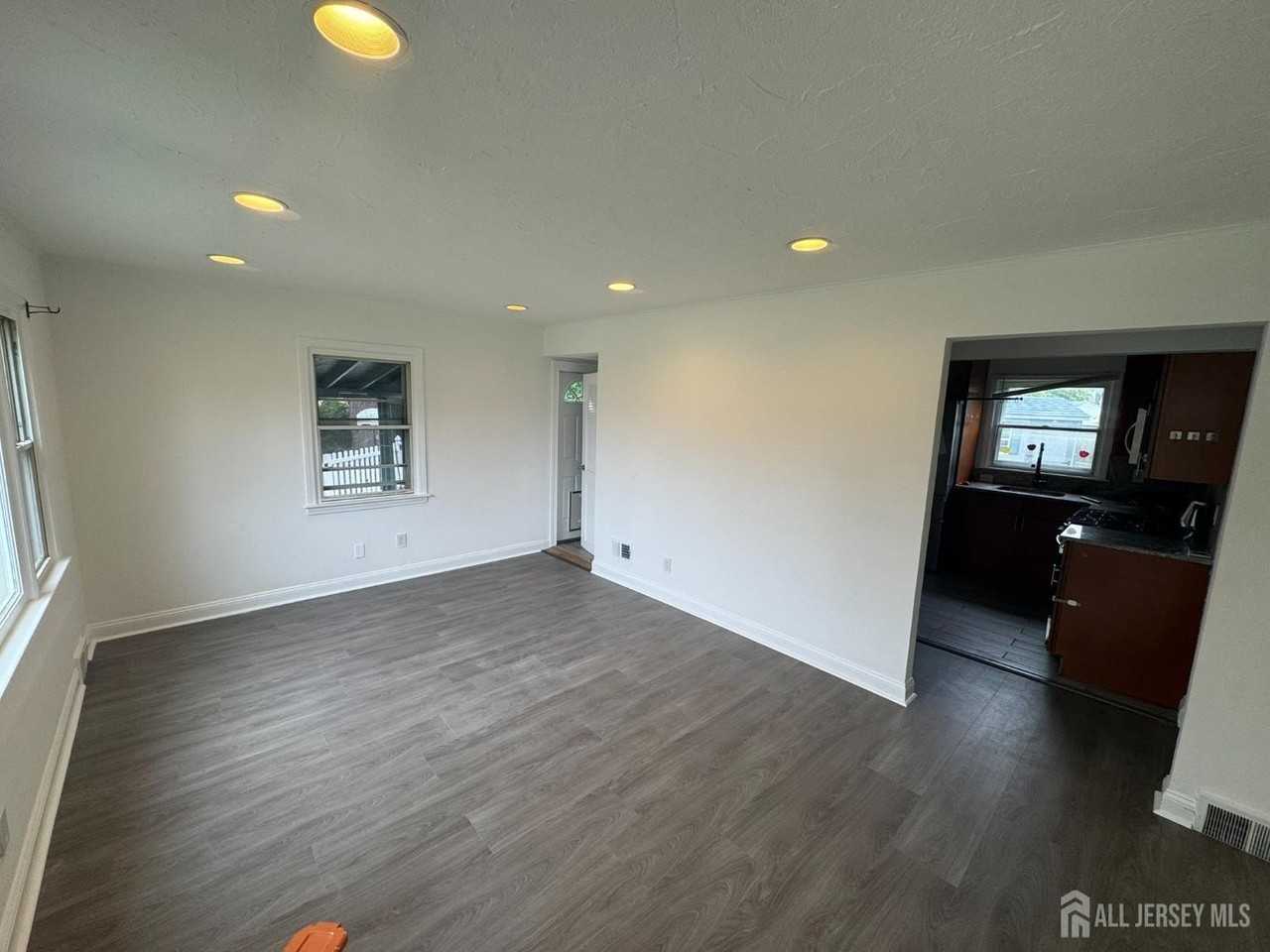 51 Kenwood Ter - Photo 2 of 27