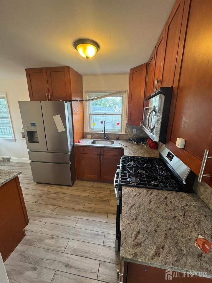 51 Kenwood Ter - Photo 5 of 27