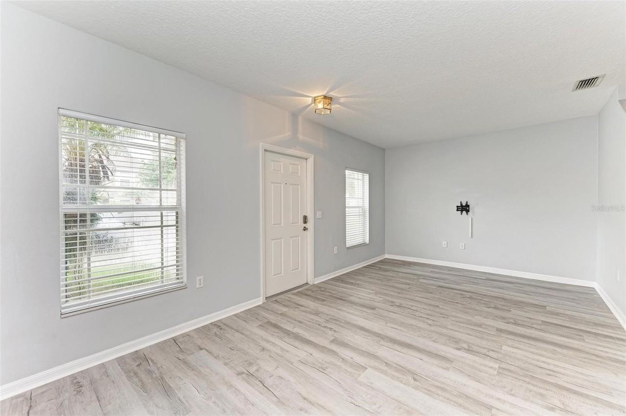 6218 Flagfish Ct #102 - Photo 3 of 32