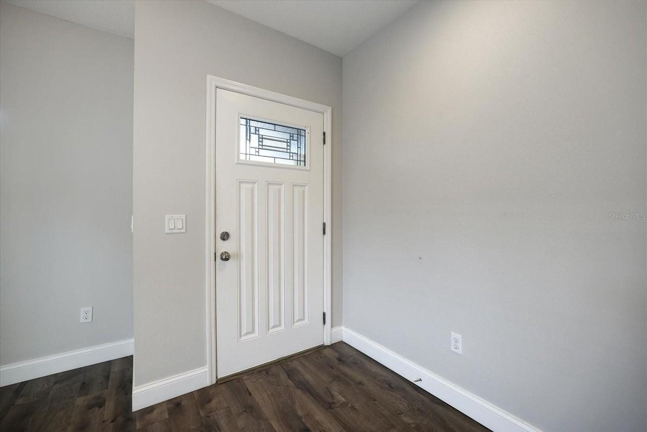 1878 Vamo Dr - Photo 3 of 37