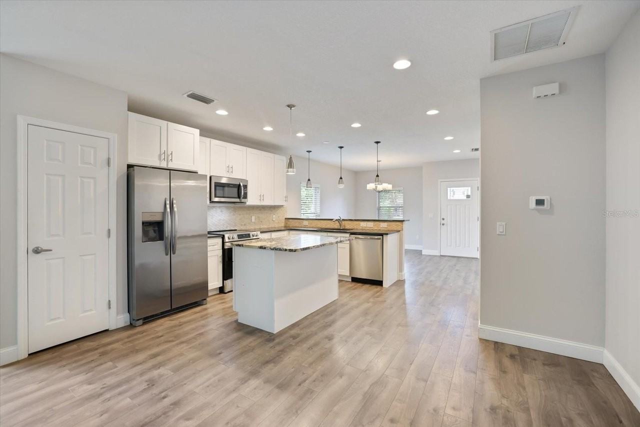 1878 Vamo Dr - Photo 6 of 37