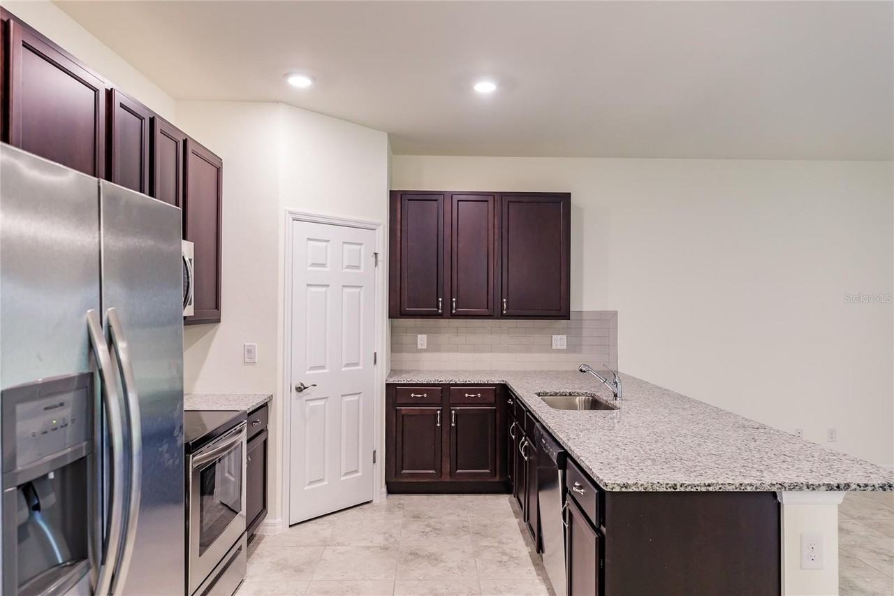 1174 Navigator Rd - Photo 4 of 24