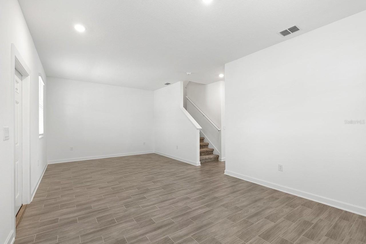 3039 Ella Way - Photo 3 of 35
