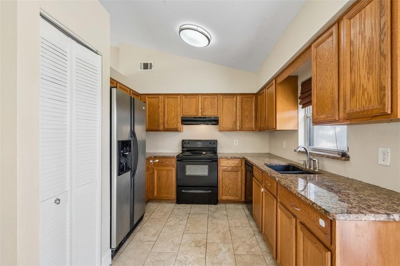 7769 Barberry Dr - Photo 7 of 20