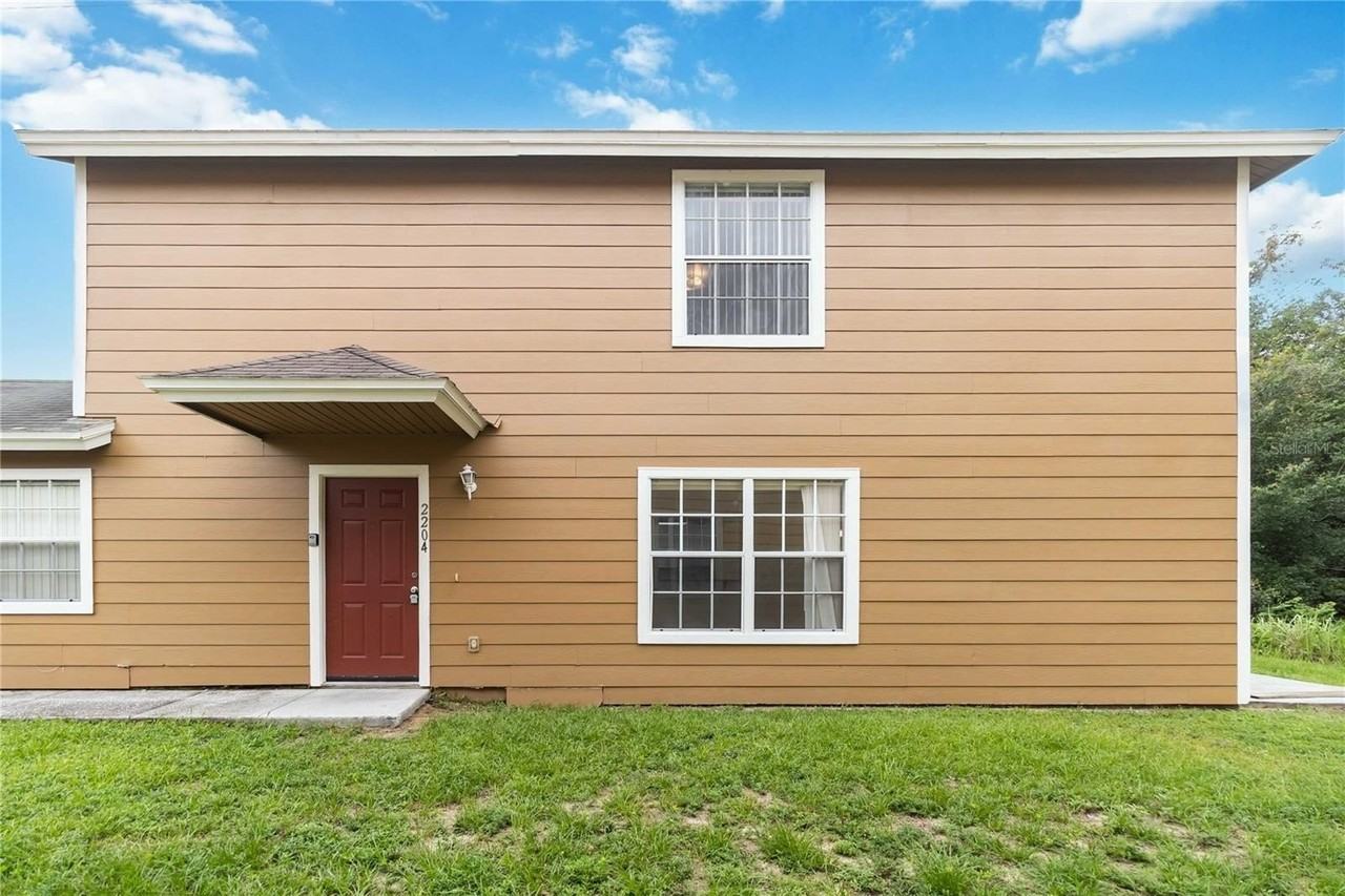 2204 Fan Palm Dr - Photo 4 of 26