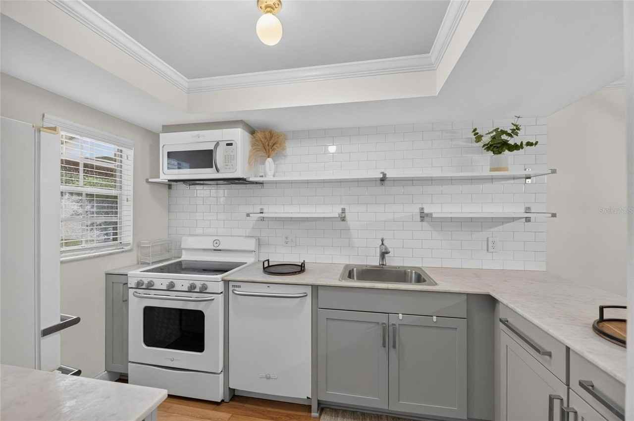 3812 N Oak Dr #M32 - Photo 5 of 26