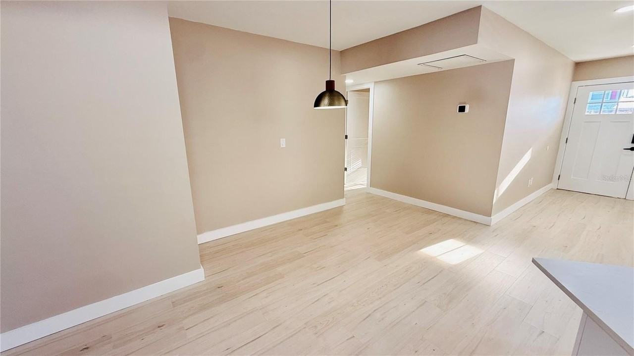 6409 Rosewood Dr - Photo 5 of 39