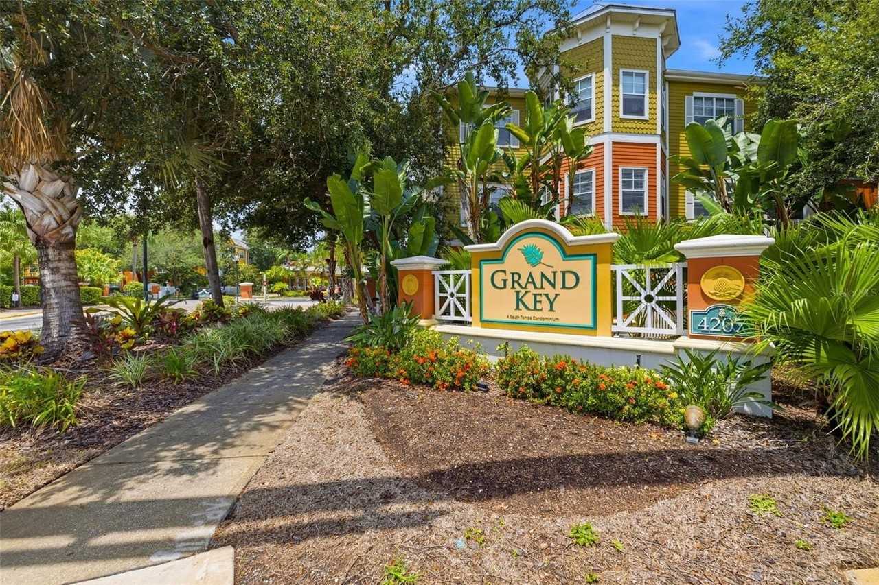 4207 S Dale Mabry Hwy #2305 - Photo 6 of 26