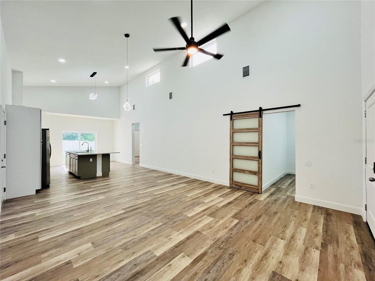 7622 Cypress Dr - Photo 3 of 30