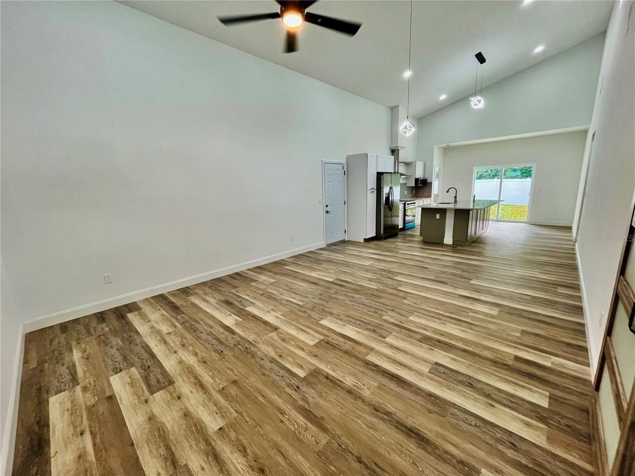 7622 Cypress Dr - Photo 4 of 30