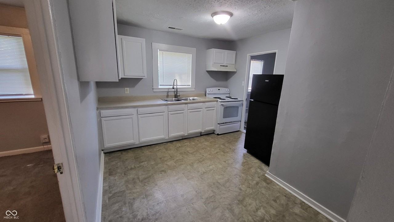 6255 E 25th St - Photo 6 of 19