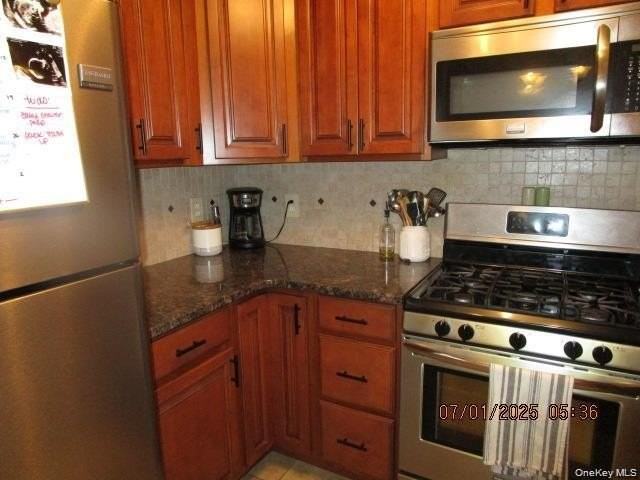 28 Lexington Hl #6 - Photo 2 of 15