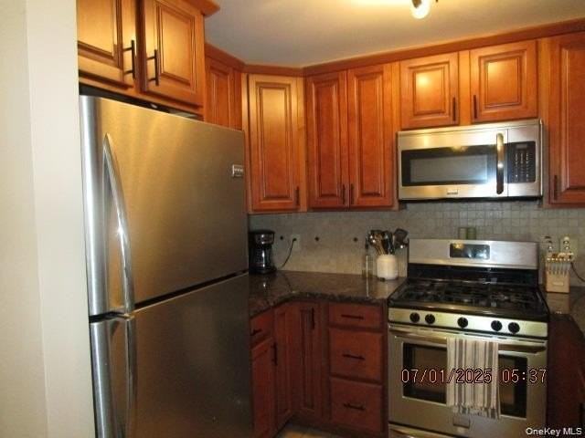 28 Lexington Hl #6 - Photo 6 of 15