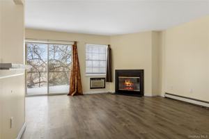 featured image of 7 Lexington Hl #8