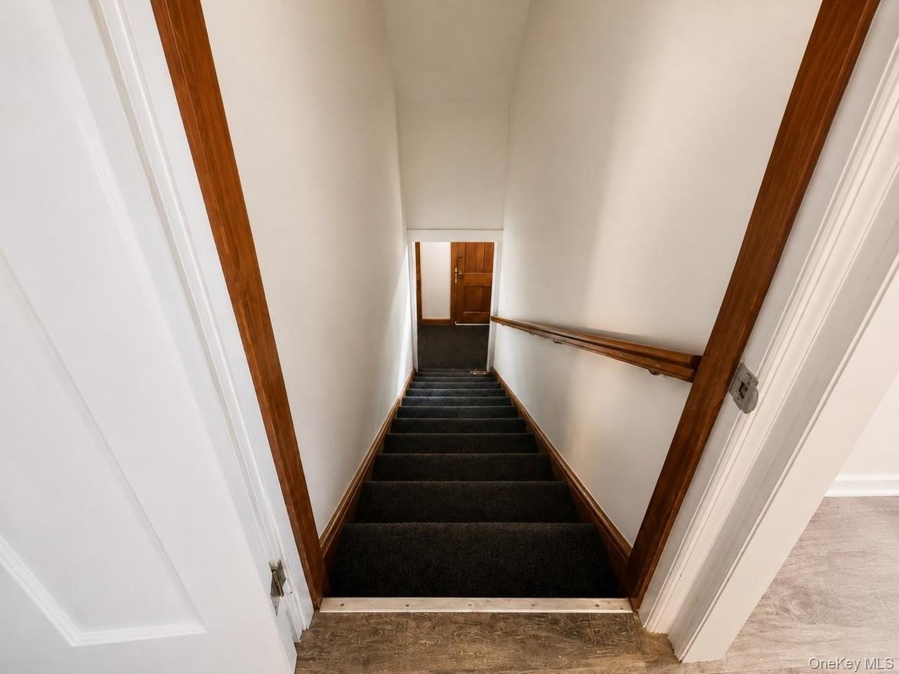 30 Lakeview Ter - Photo 3 of 17