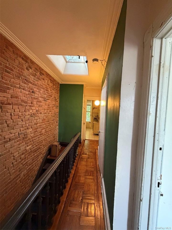 439 Quincy St - Photo 3 of 9