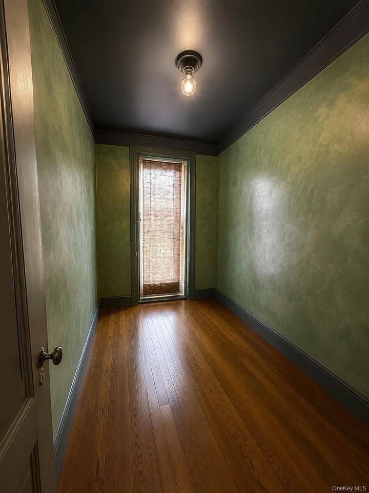 439 Quincy St - Photo 7 of 9