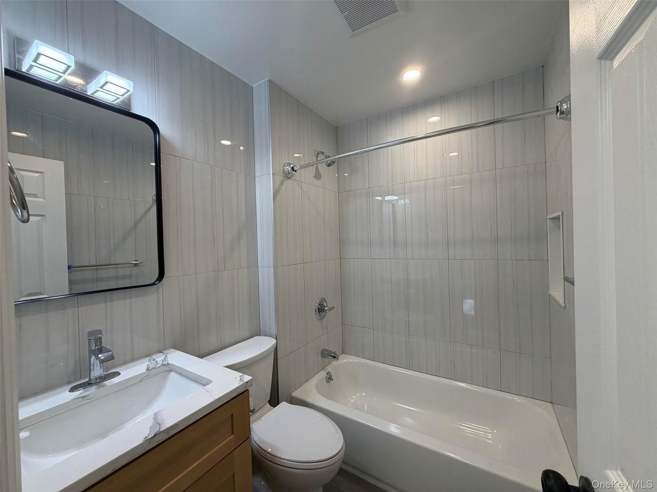 14 Cornwall Ln - Photo 7 of 13
