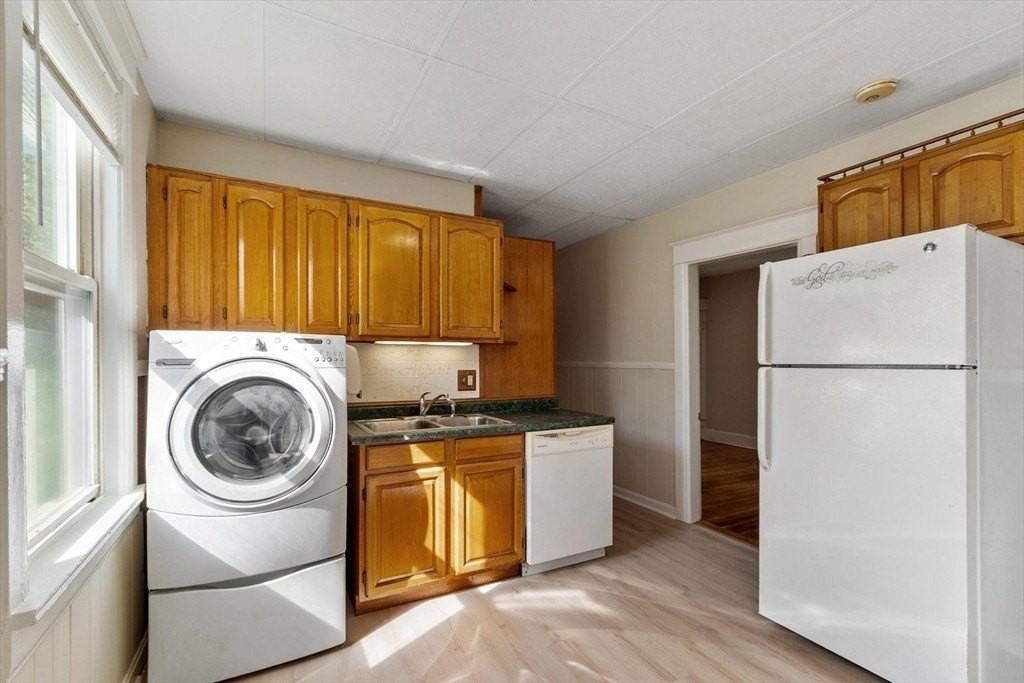 9 Reynolds St #2 - Photo 6 of 24