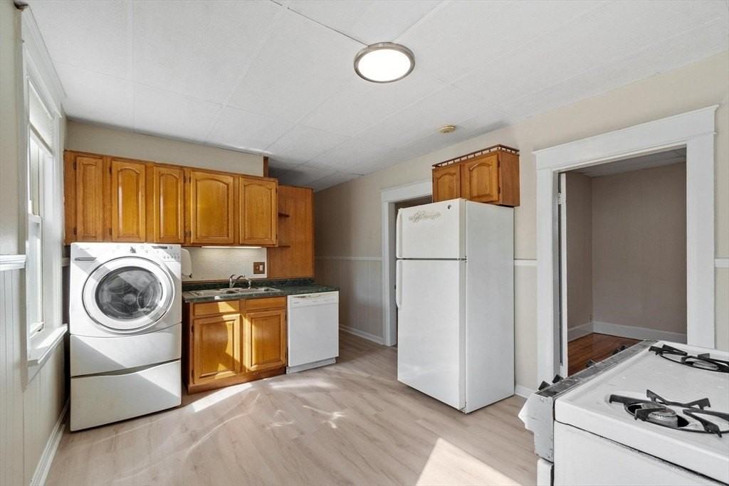 9 Reynolds St #2 - Photo 7 of 24