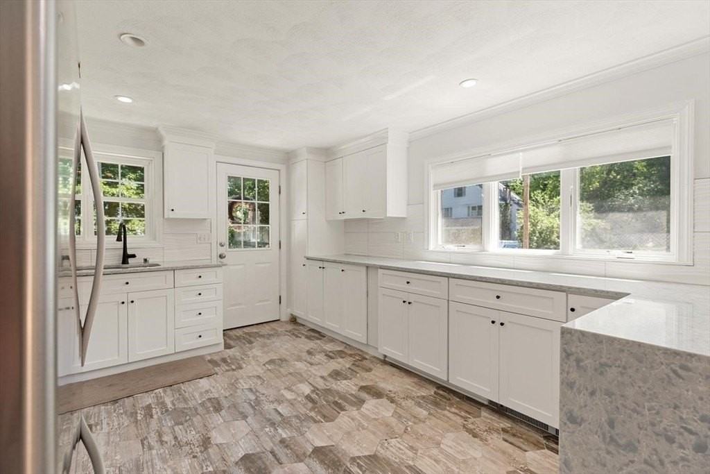 15 Marion St - Photo 6 of 31