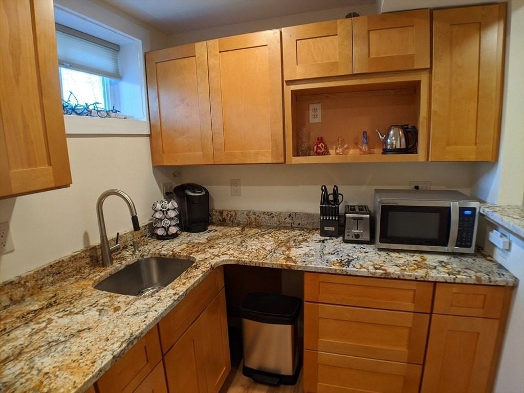 40 Barton Dr #40 - Photo 3 of 18