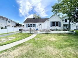featured image of 254 Lawrence Ave