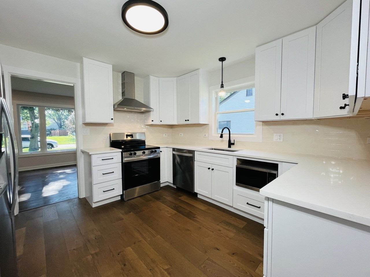 318 N Owen St - Photo 4 of 14
