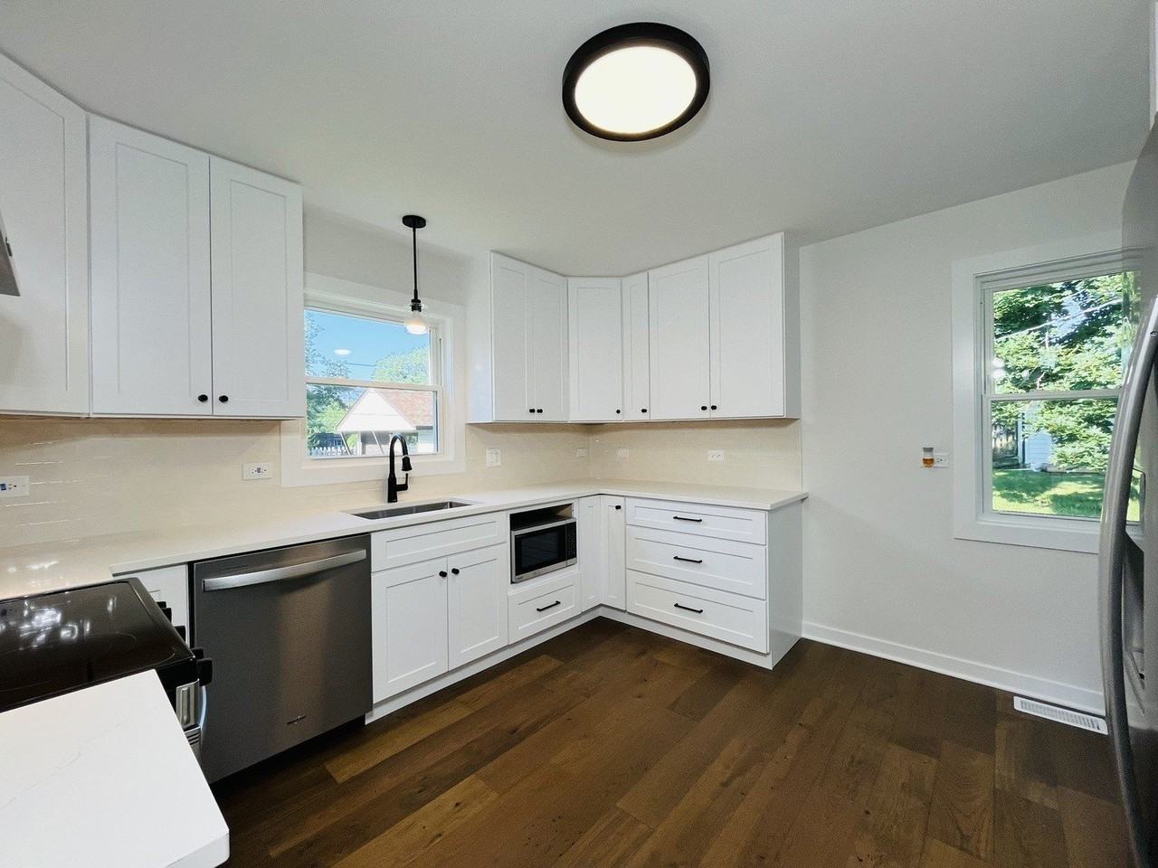 318 N Owen St - Photo 5 of 14