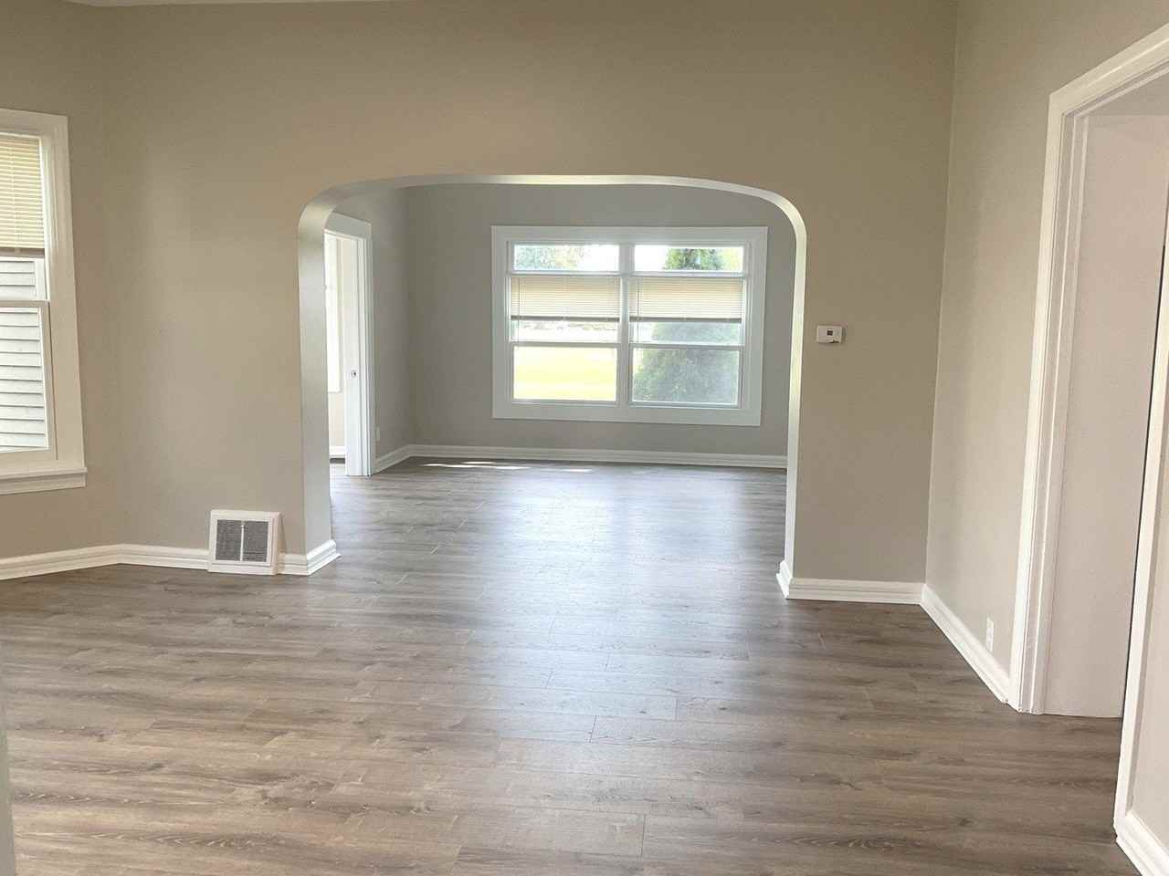 451 W New York St #1 - Photo 3 of 17