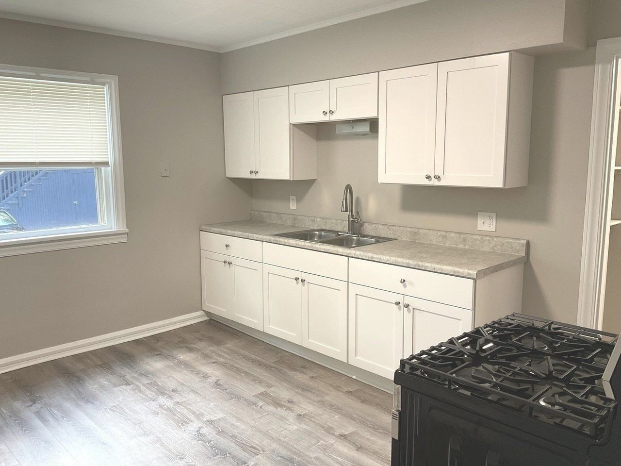 451 W New York St #1 - Photo 4 of 17