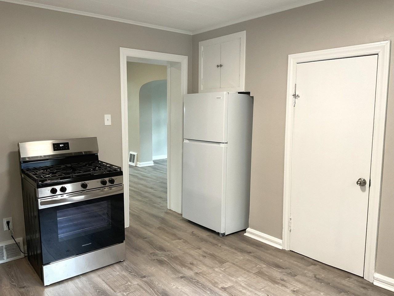 451 W New York St #1 - Photo 5 of 17
