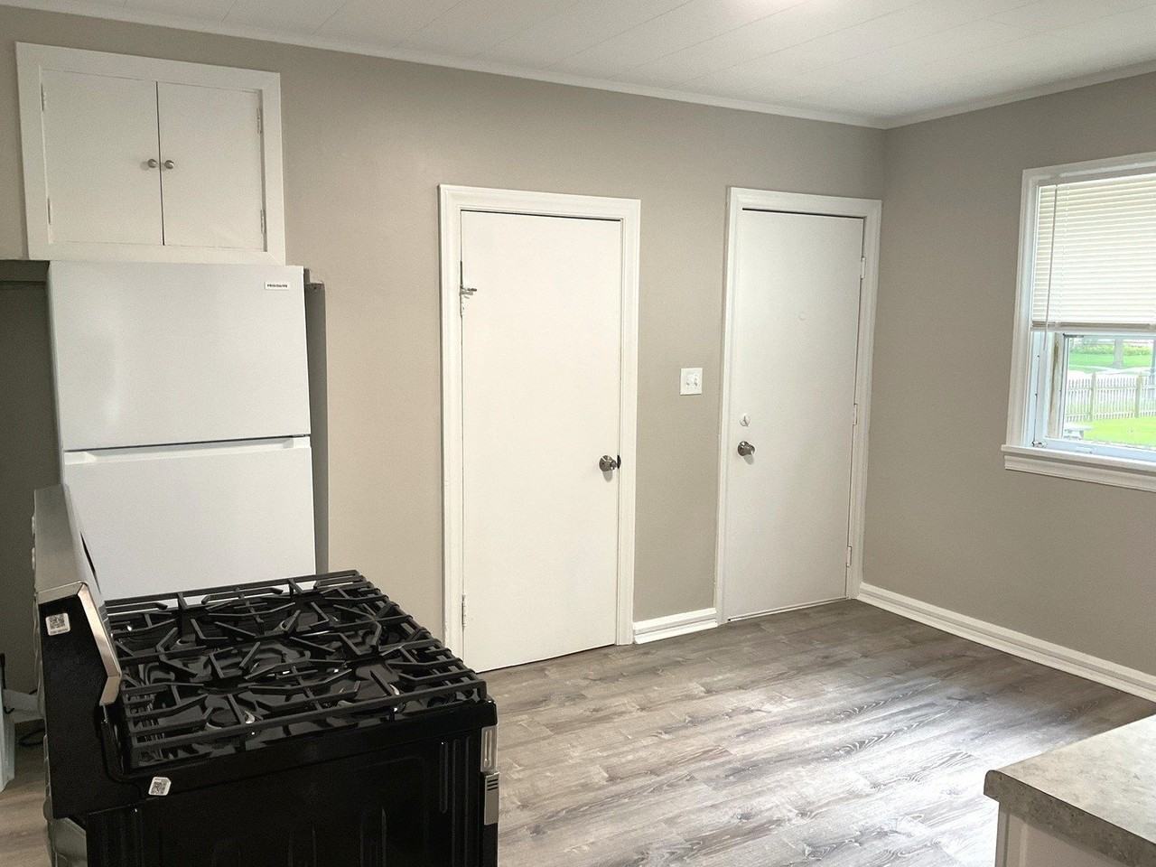 451 W New York St #1 - Photo 6 of 17