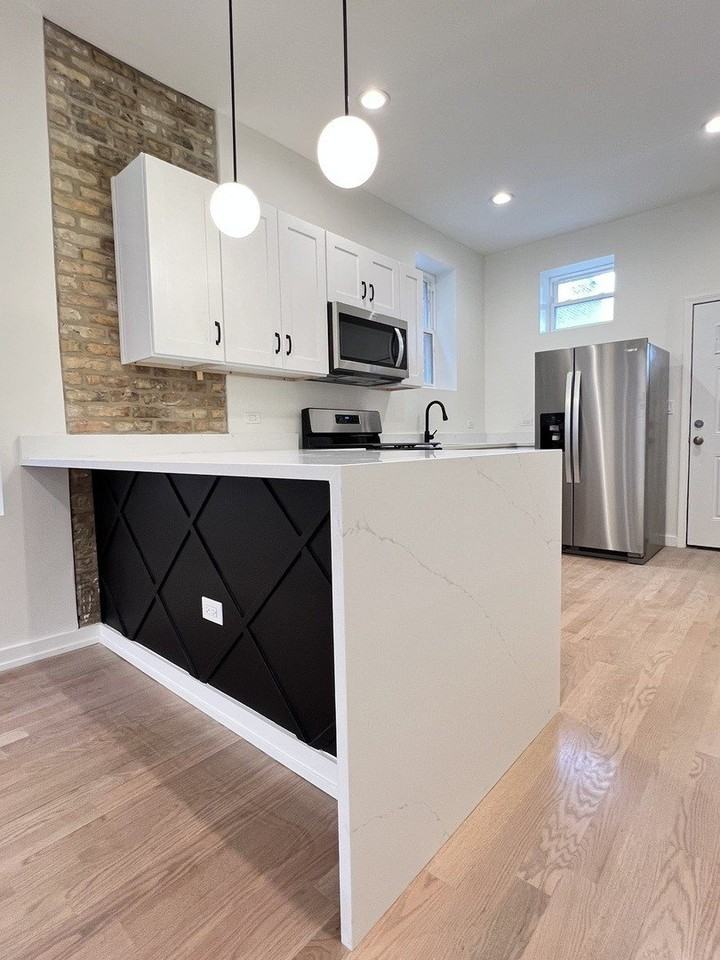 1329 W 19th St #1 - Photo 2 of 11