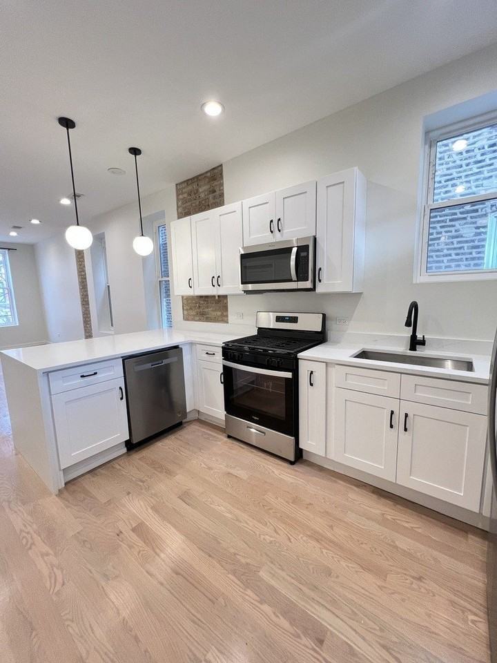 1329 W 19th St #1 - Photo 3 of 11