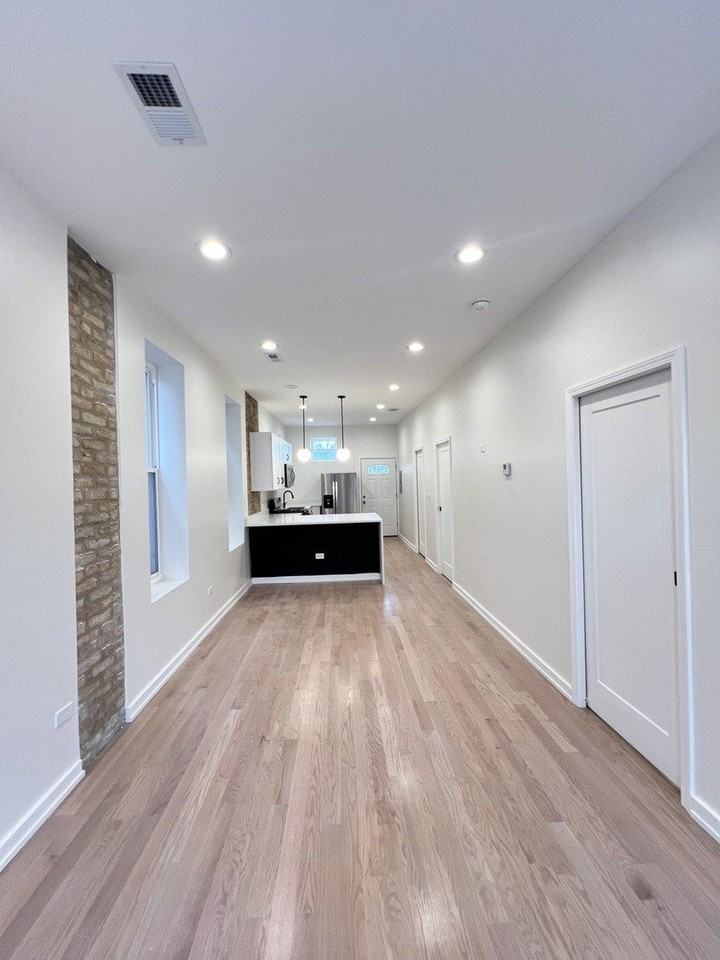 1329 W 19th St #1 - Photo 5 of 11