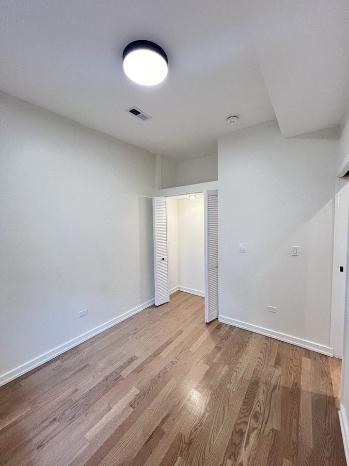 1329 W 19th St #1 - Photo 6 of 11