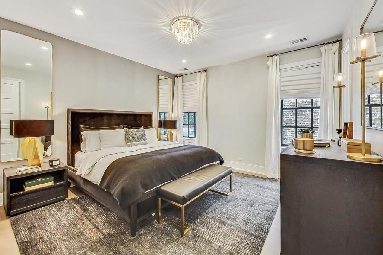 2511 N Francisco Ave #2 - Photo 5 of 19