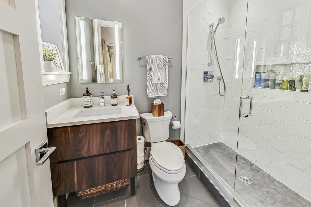 2511 N Francisco Ave #2 - Photo 6 of 19