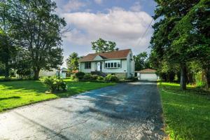 featured image of 7945 W 91st St