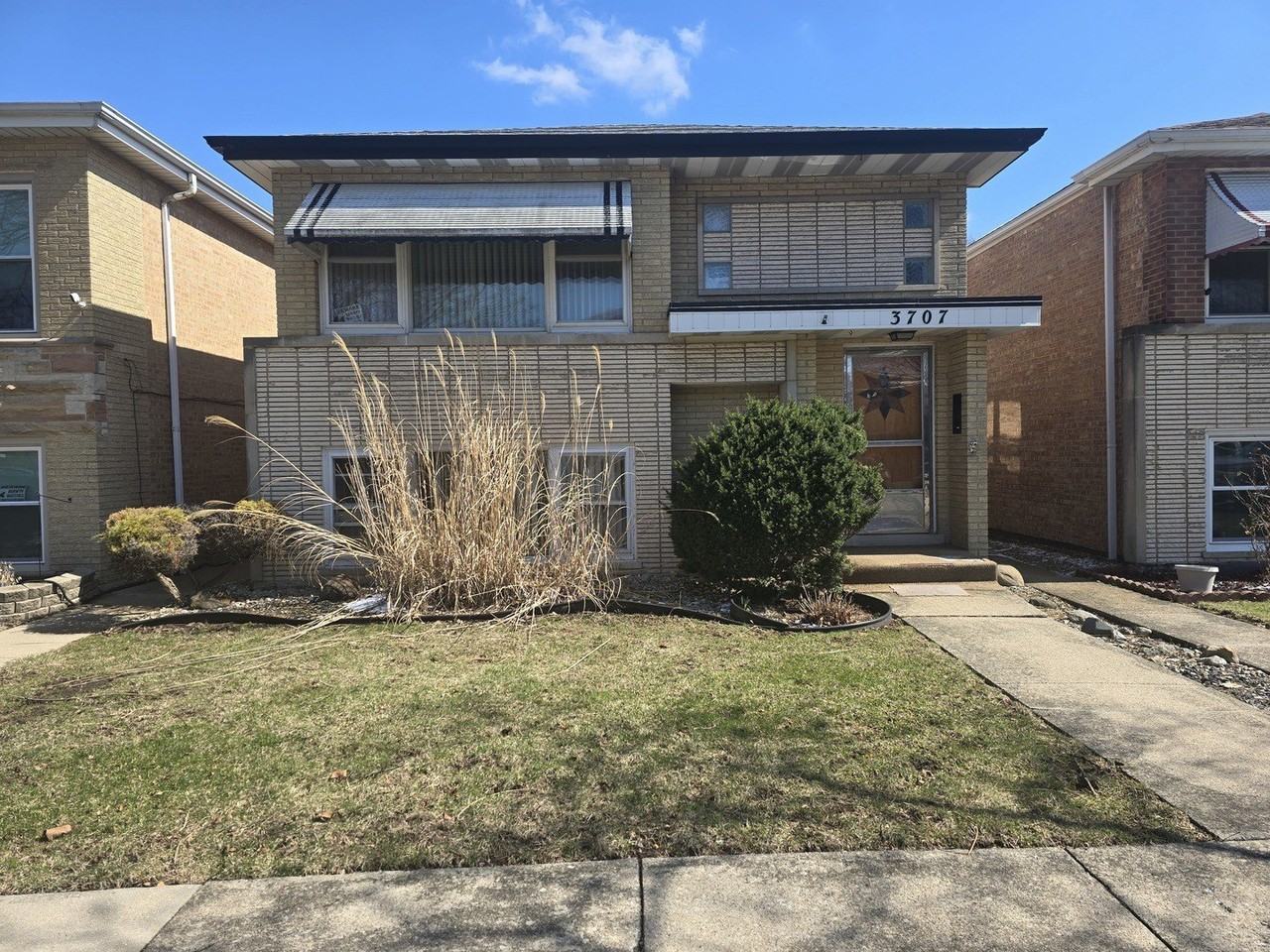 3707 Clarence Ave