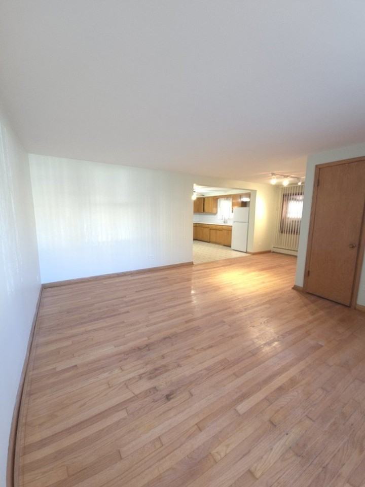 3707 Clarence Ave - Photo 4 of 12