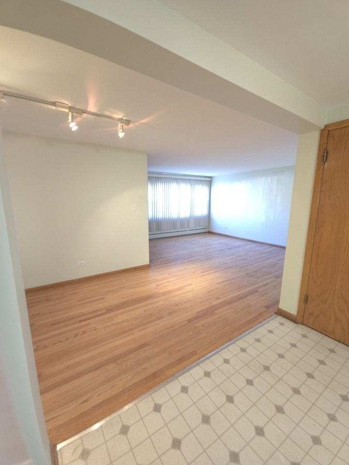 3707 Clarence Ave - Photo 5 of 12