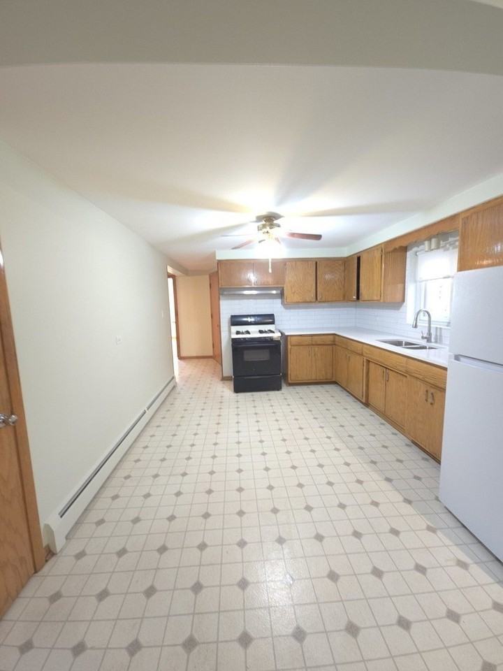 3707 Clarence Ave - Photo 6 of 12